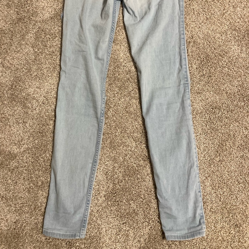 HOLLISTER RIPPED JEANS - Picture 4 of 6